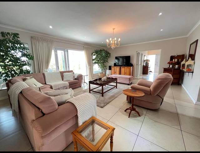3 BEDROOM HOUSE FOR SALE IN PORT OWEN